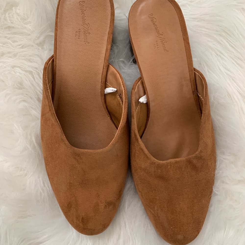 Brown mules